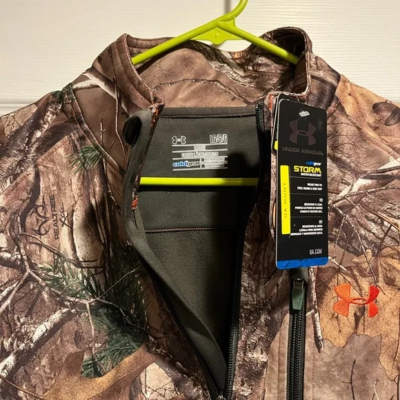 Under armour real tree camo pull over.  New with tags - Picture 3 of 4
